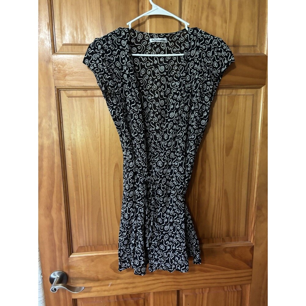 Reformation Radley Wrap Dress Black White Swirl Size Medium Cap Sleeve Boho Chic